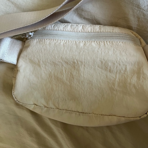 Lululemon Fanny pack - Picture 2 of 5